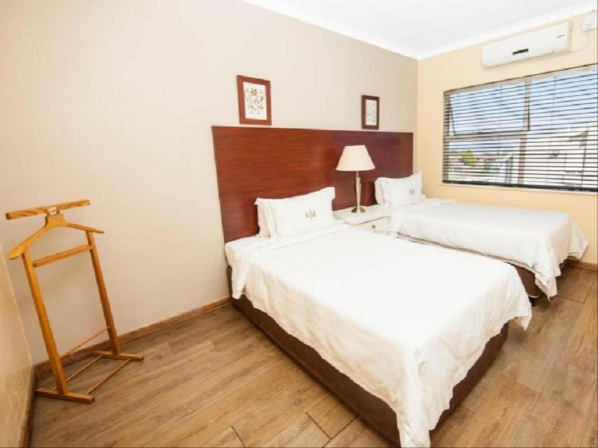 Vetho 2 Apartments Or Tambo Airport Kempton Park Bagian luar foto