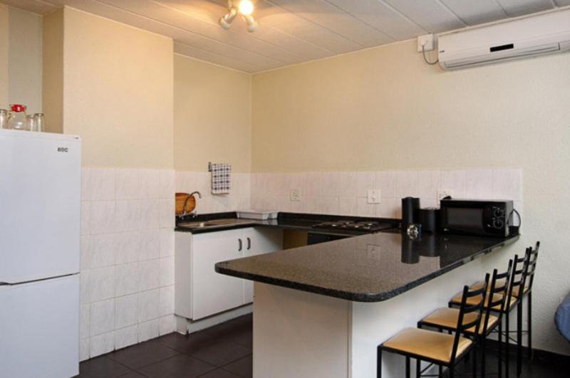 Vetho 2 Apartments Or Tambo Airport Kempton Park Bagian luar foto