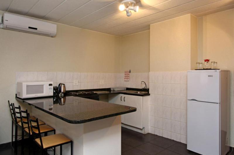 Vetho 2 Apartments Or Tambo Airport Kempton Park Bagian luar foto