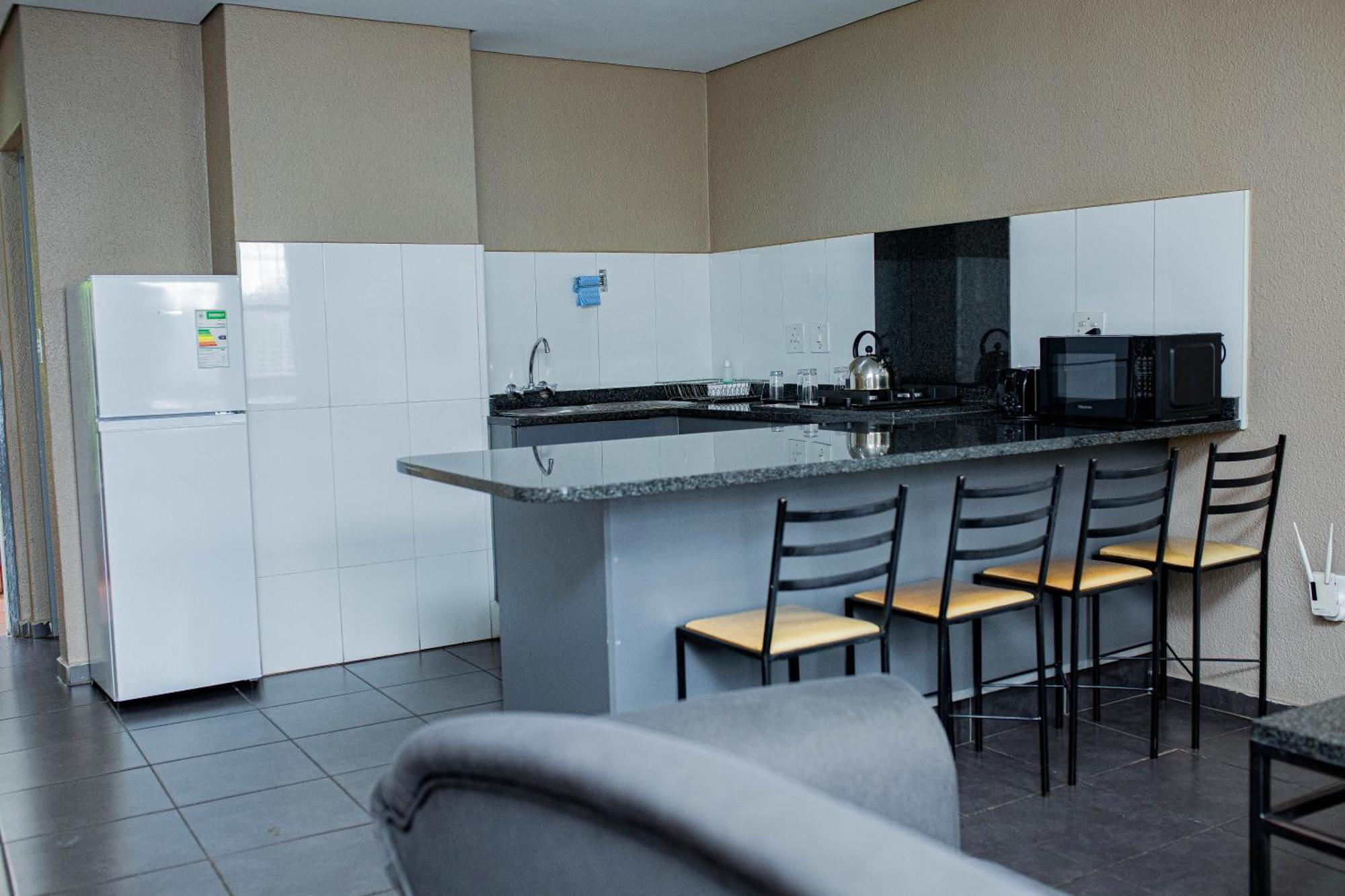 Vetho 2 Apartments Or Tambo Airport Kempton Park Bagian luar foto