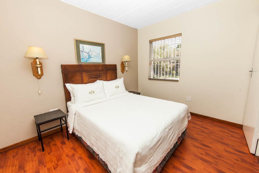 Vetho 2 Apartments Or Tambo Airport Kempton Park Bagian luar foto