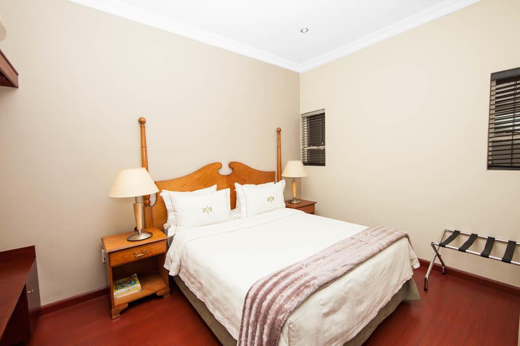 Vetho 2 Apartments Or Tambo Airport Kempton Park Bagian luar foto