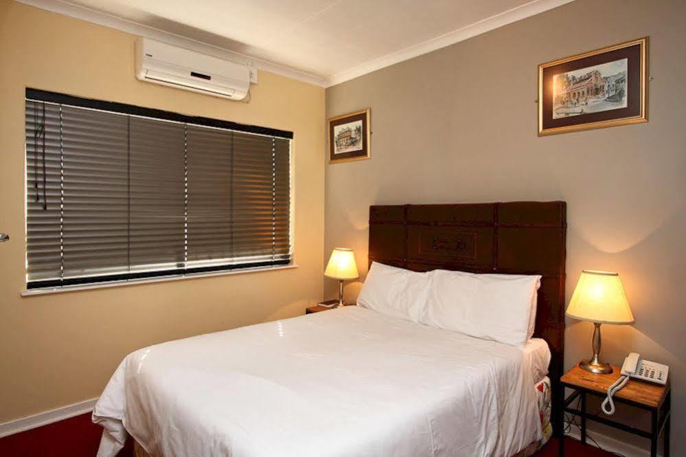 Vetho 2 Apartments Or Tambo Airport Kempton Park Bagian luar foto