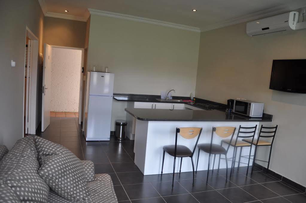 Vetho 2 Apartments Or Tambo Airport Kempton Park Bagian luar foto