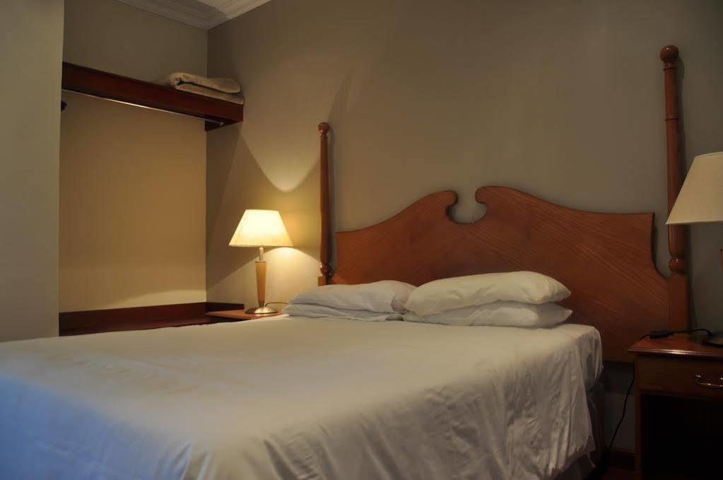 Vetho 2 Apartments Or Tambo Airport Kempton Park Bagian luar foto